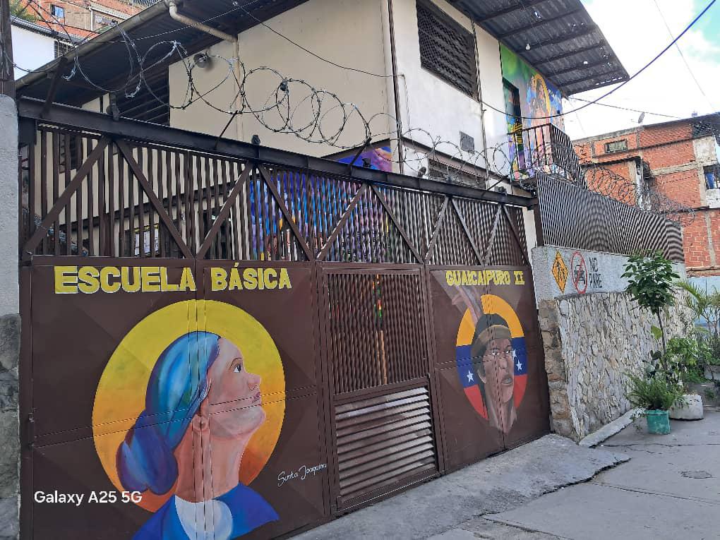 Escuela Básica Guaicaipuro II image