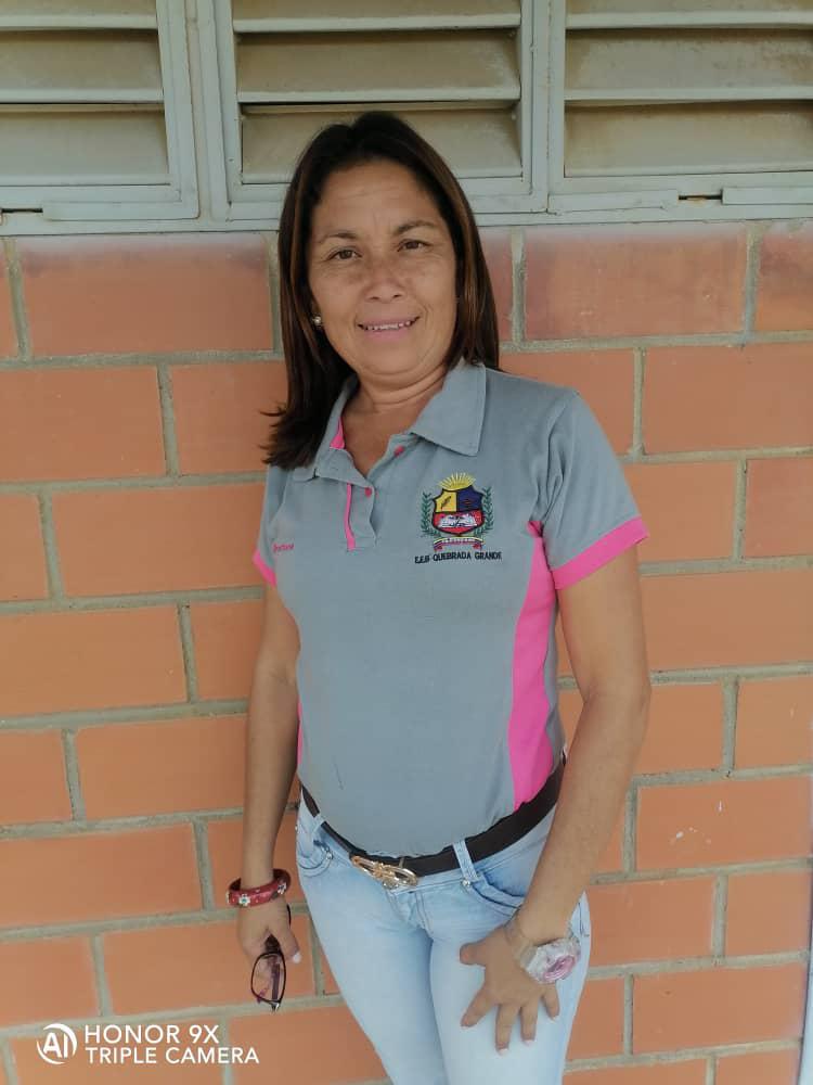 Betzi Dorantes image